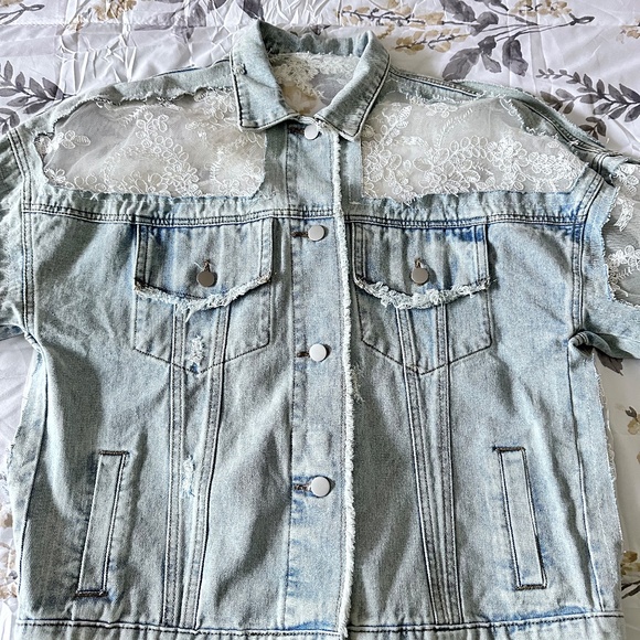 Denim and lace jacket - Picture 7 of 12